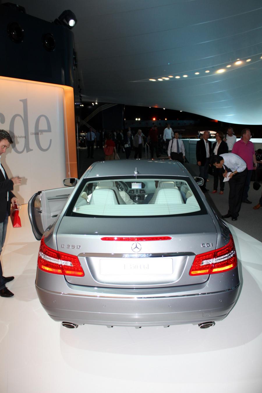  Mercedes-Benz E-Class Coupe 2010 года  (фото 33 из 84)